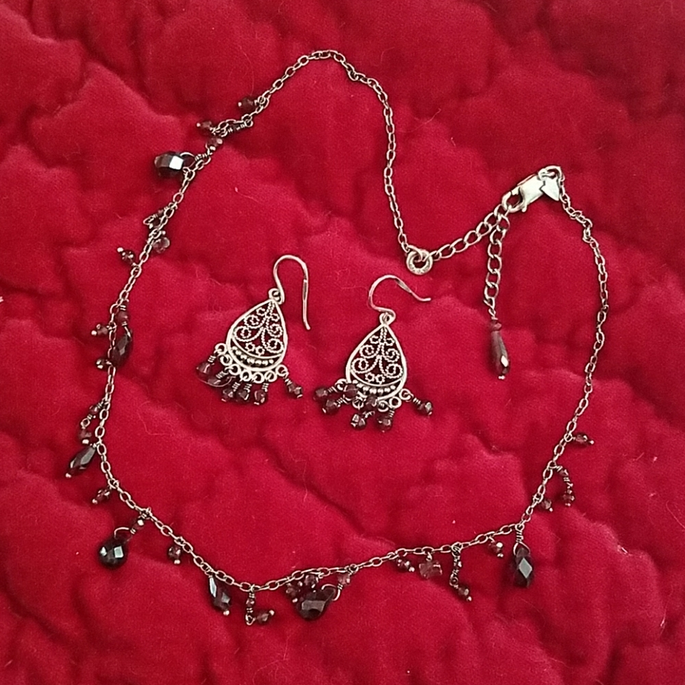 Silpada silver and Garnet necklace and earrings se